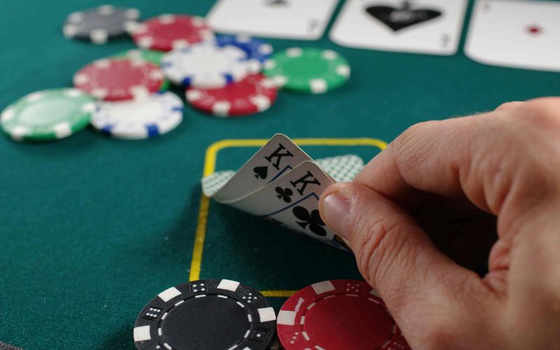 cách chơi poker và luật cơ bản cho người mới