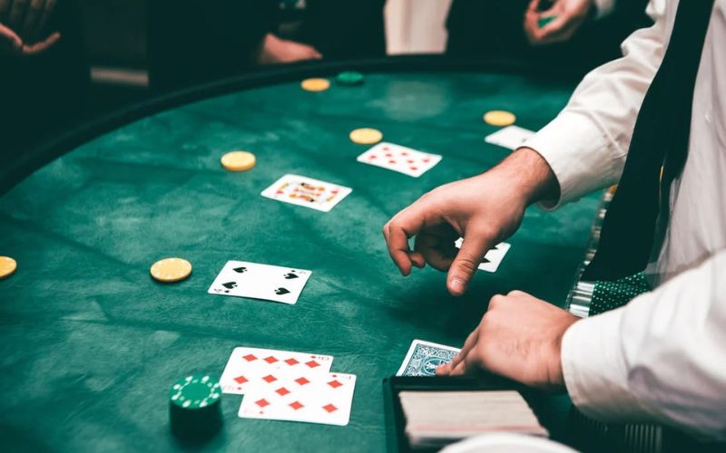 blackjack cách chơi cơ bản và luật dễ hiểu